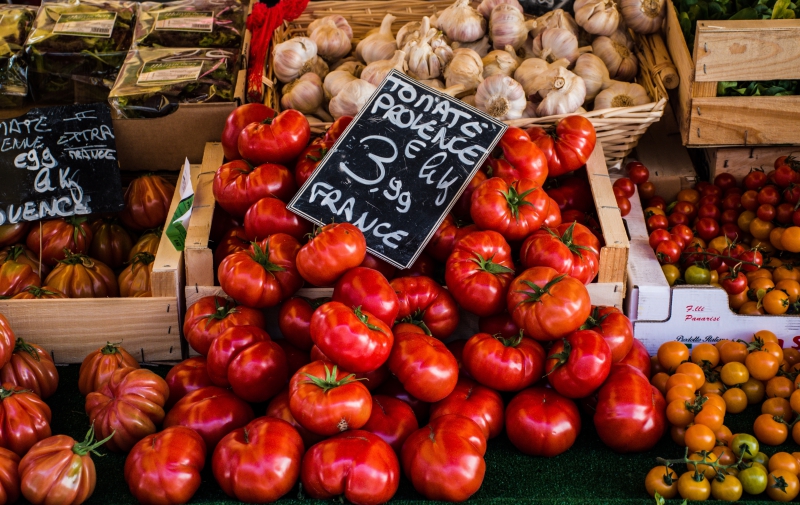 epicerie-BORMES LES MIMOSAS-min_tomatoes-4050245